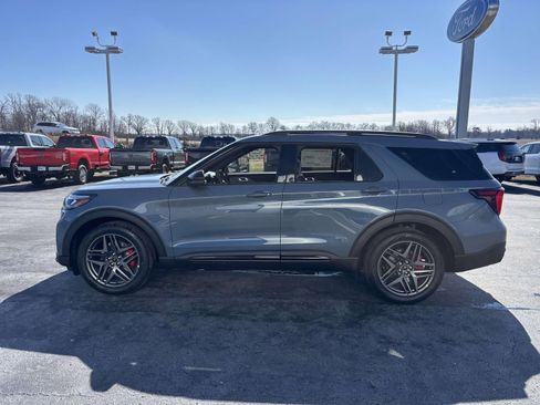 New 2026 Ford Explorer ST w/ Sun And Sound Package image 4