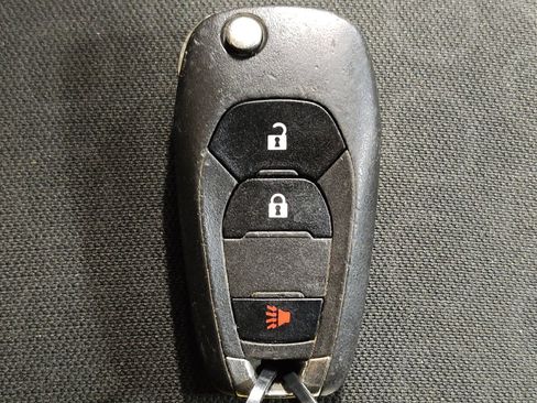 Used 2022 Chevrolet Trax LS w/ Tint and Cruise Package FWD image 32