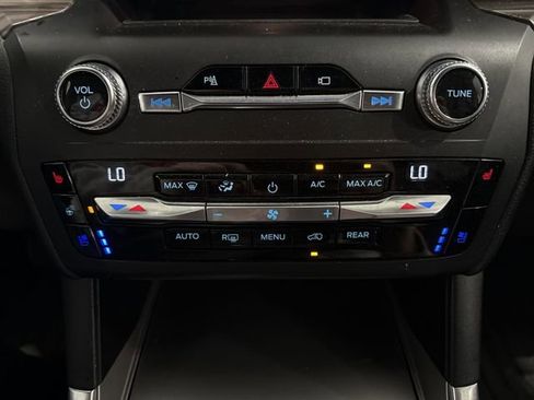 Used 2020 Ford Explorer Limited w/ Class III Trailer Tow Package AWD/4WD image 11