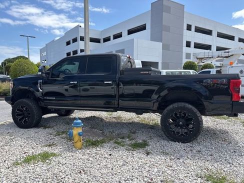 Used 2017 Ford F350 Platinum w/ Platinum Ultimate Package image 3