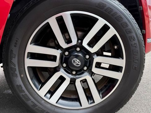 Used 2017 Toyota 4Runner Limited AWD/4WD image 26