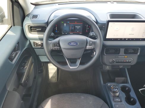 New 2025 Ford Maverick XL image 15