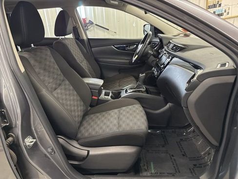 Used 2019 Nissan Rogue Sport SV w/ All-Weather Package image 16