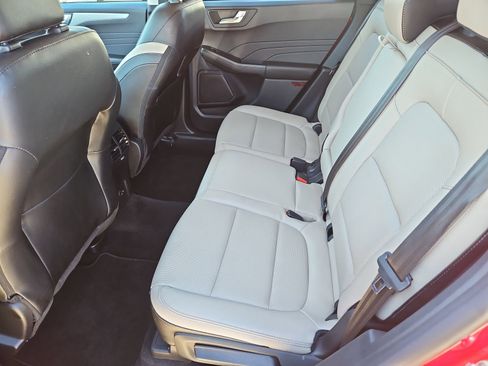 Used 2022 Ford Escape SEL w/ Technology Package image 18