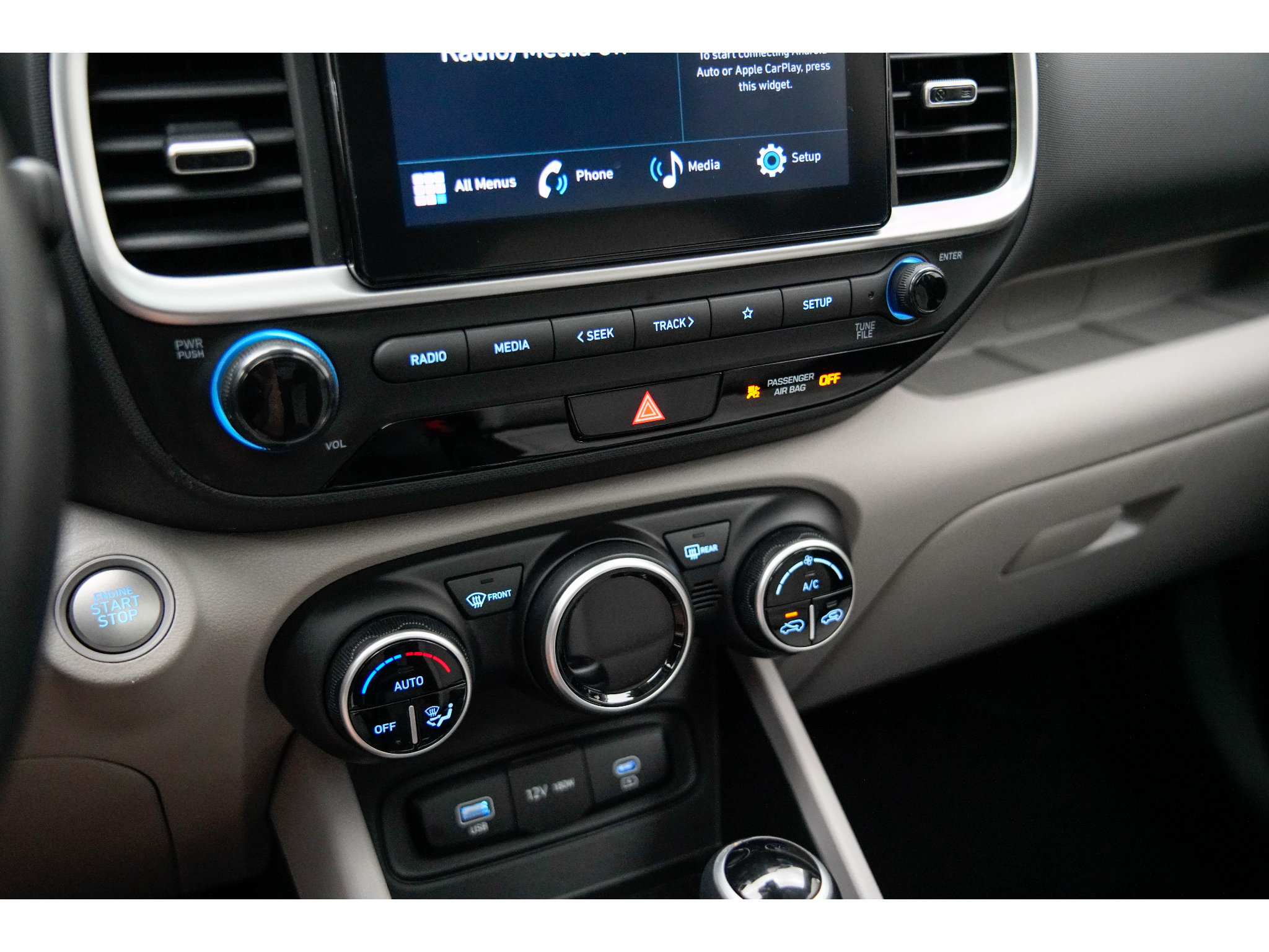 Used 2025 Hyundai Venue SEL FWD image 23