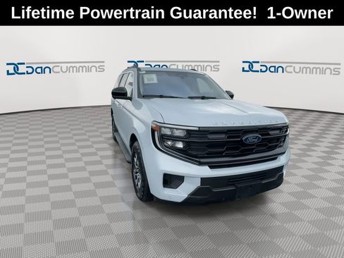 Used 2025 Ford Expedition Active AWD/4WD image 3