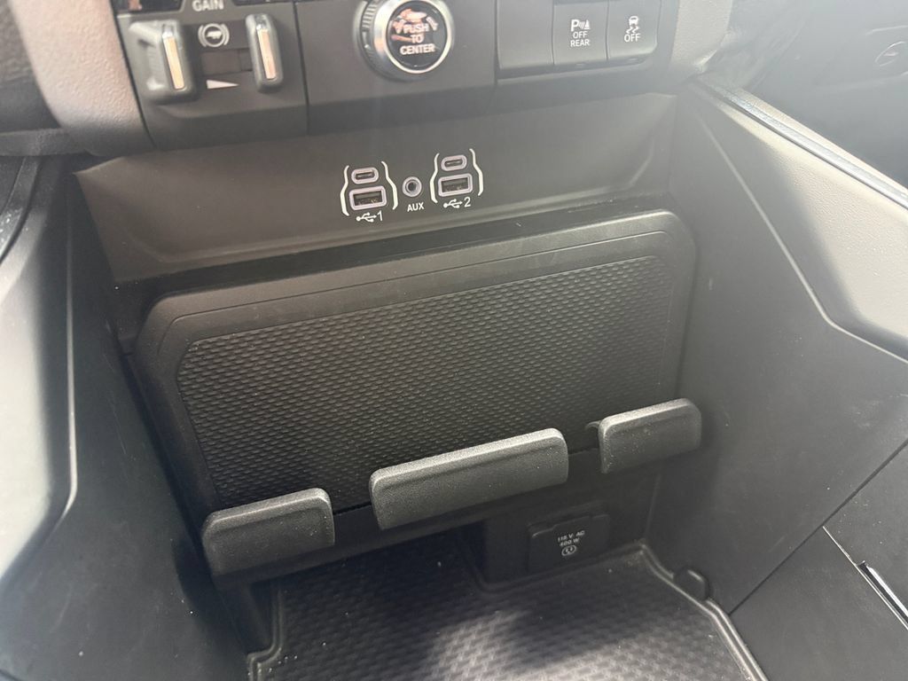 Used 2025 RAM 1500 Big Horn AWD/4WD image 27