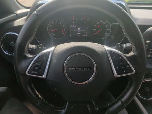 Used 2021 Chevrolet Camaro LT w/ Technology Package RWD image 23