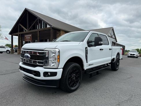 Used 2024 Ford F250 XLT w/ FX4 Off-Road Package image 2