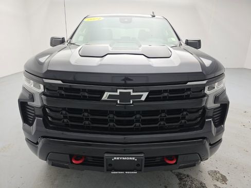 Used 2024 Chevrolet Silverado 1500 LT Trail Boss w/ LPO, Dark Essentials Package AWD/4WD image 3