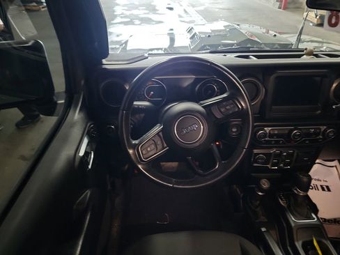 Used 2021 Jeep Wrangler Unlimited Sport AWD/4WD image 12
