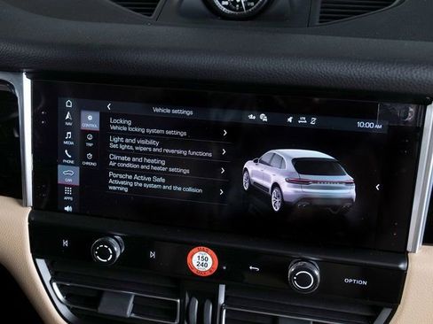 New 2026 Porsche Macan Base image 19