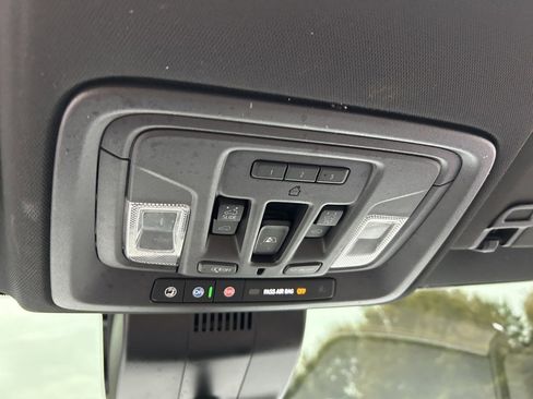 Used 2023 Chevrolet Silverado 1500 ZR2 w/ Technology Package image 65