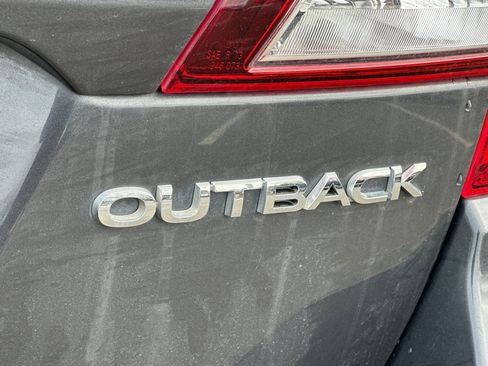 Used 2018 Subaru Outback 2.5i Premium image 49