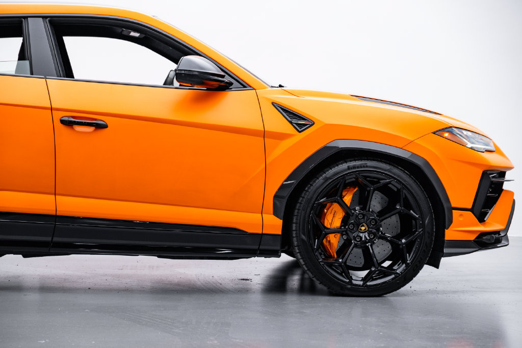 Used 2023 Lamborghini Urus Performante AWD/4WD image 24