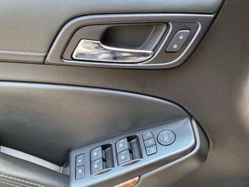 Used 2016 Chevrolet Suburban LTZ image 17