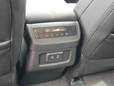New 2026 Nissan Pathfinder SL FWD image 18