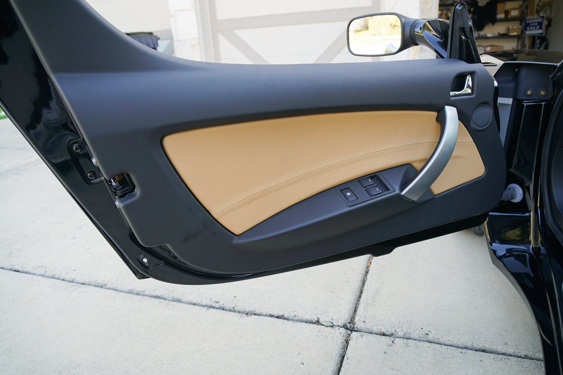Used 2010 Tesla Roadster RWD image 15