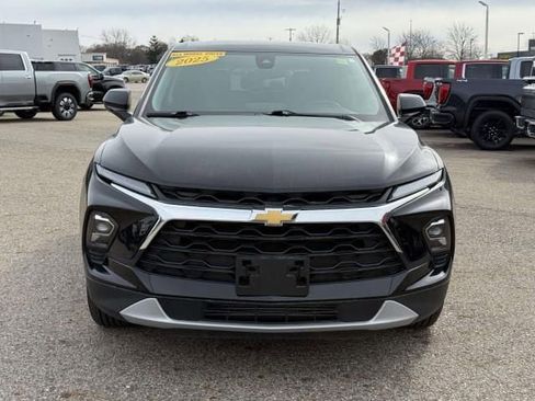 Used 2025 Chevrolet Blazer LT AWD/4WD image 3