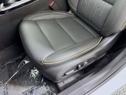New 2026 Buick Envista Sport Touring FWD image 18