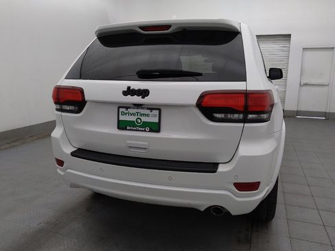 Used 2021 Jeep Grand Cherokee Laredo X AWD/4WD image 7