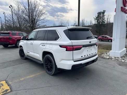 Used 2024 Toyota Sequoia SR5 w/ SR5 Premium Package image 5