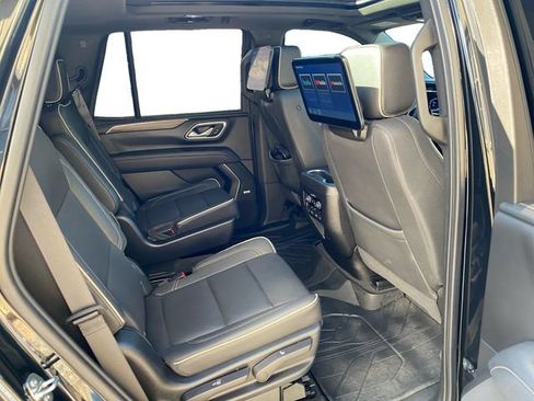Used 2023 Chevrolet Tahoe Premier w/ Advanced Technology Package AWD/4WD image 18
