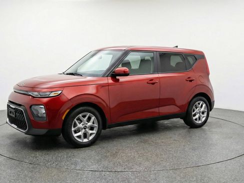 Used 2025 Kia Soul LX w/ LX Technology Package FWD image 3