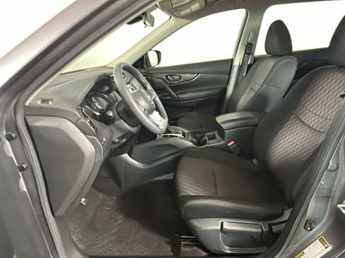 Used 2020 Nissan Rogue S FWD image 13