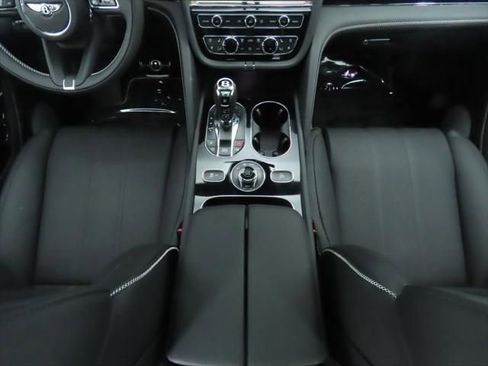 New 2025 Bentley Bentayga image 17