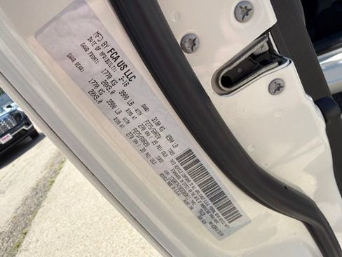 Used 2016 RAM 1500 Laramie w/ Convenience Group AWD/4WD image 31