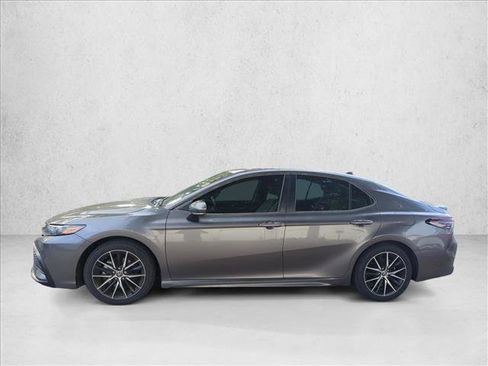 Certified 2022 Toyota Camry SE w/ Audio Upgrade Package FWD image 5