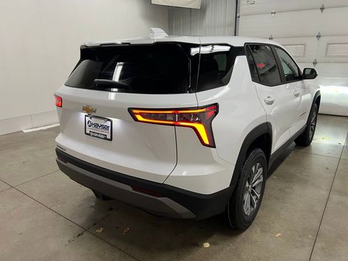 New 2026 Chevrolet Equinox LT image 3