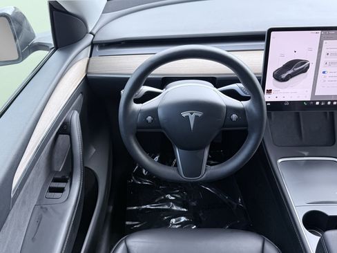 Used 2022 Tesla Model Y Long Range AWD/4WD image 52