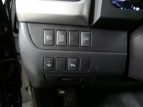 Used 2017 Toyota Highlander Limited w/ Protection Package #3 AWD/4WD image 26