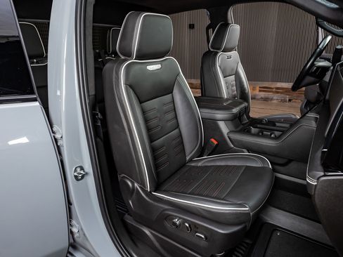 Used 2024 GMC Sierra 2500 AT4X image 31