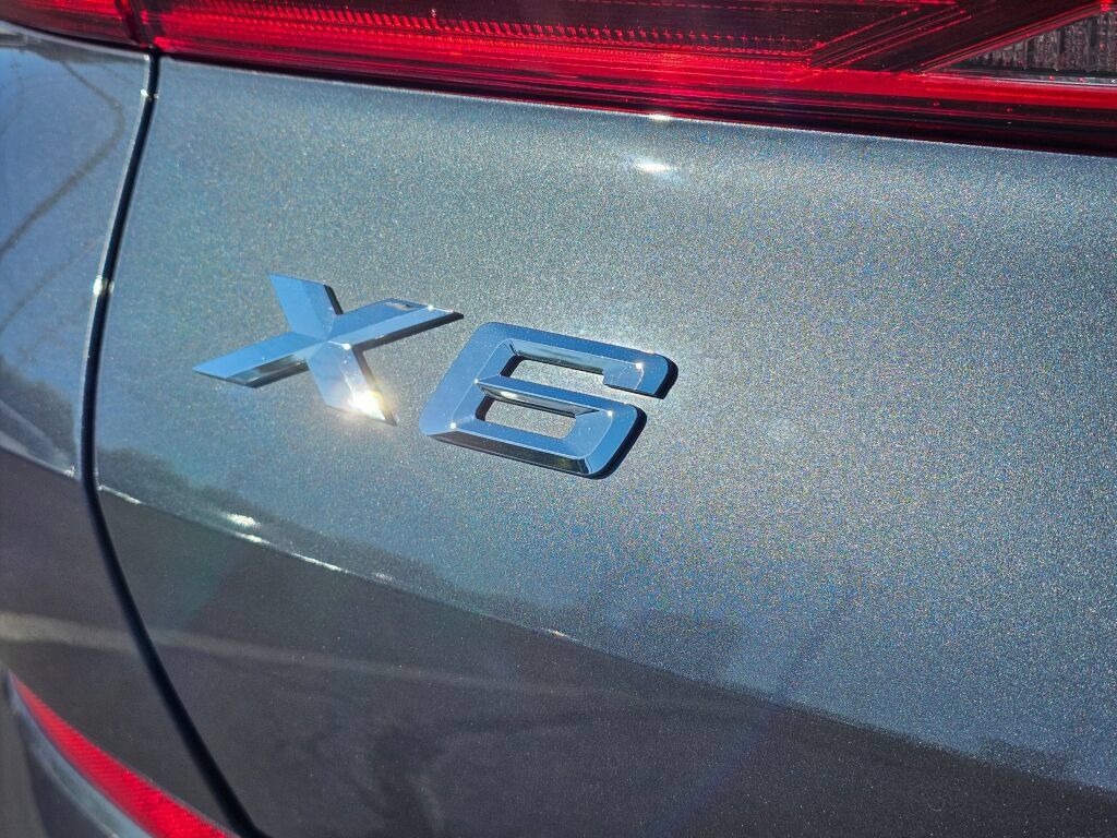 Used 2022 BMW X6 xDrive40i AWD/4WD image 15