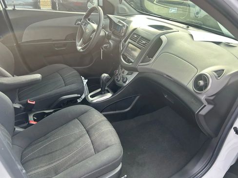 Used 2016 Chevrolet Sonic LT image 2