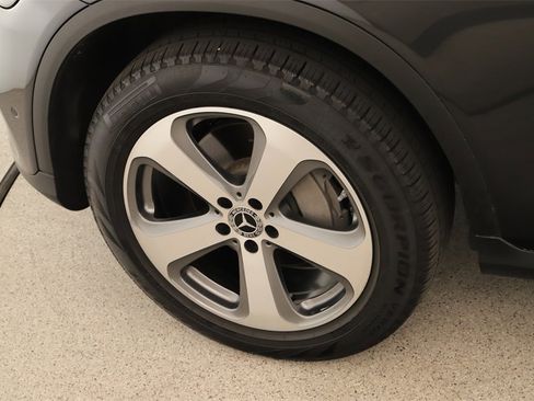 Used 2022 Mercedes-Benz GLC 300 image 32