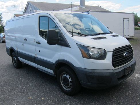 Used 2016 Ford Transit 250 130 Low Roof RWD image 1