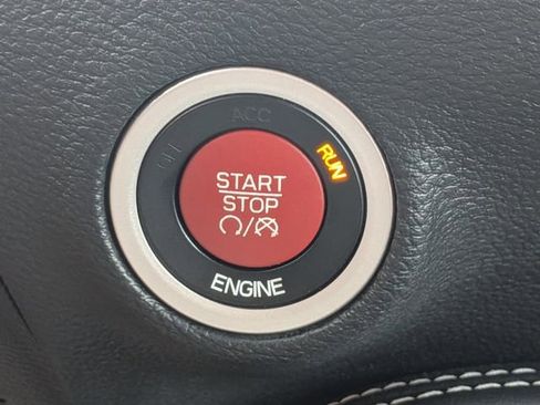 Used 2016 Dodge Challenger SRT Hellcat image 30