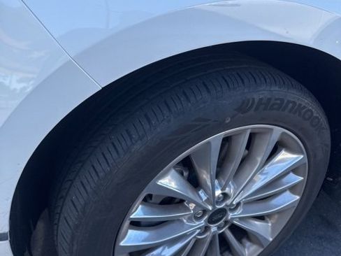 Certified 2022 Ford Edge Titanium w/ Equipment Group 301A image 4