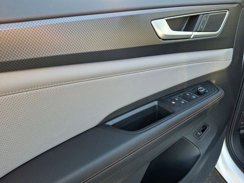 Used 2024 Volkswagen Atlas Peak Edition SEL image 12