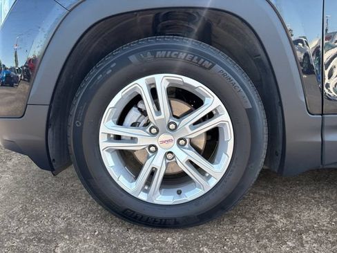 Used 2023 GMC Terrain SLE FWD image 14