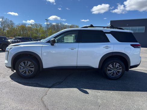 New 2026 Nissan Pathfinder SV AWD/4WD image 6