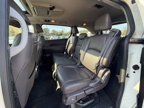 Used 2018 Honda Odyssey EX-L image 24