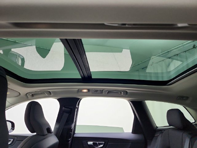 New 2027 Volvo XC60 B5 Core AWD/4WD image 22