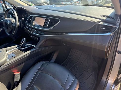 Used 2021 Buick Enclave Avenir w/ Avenir Technology Package image 17