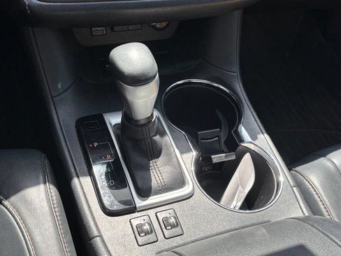 Used 2017 Toyota Highlander XLE FWD image 13