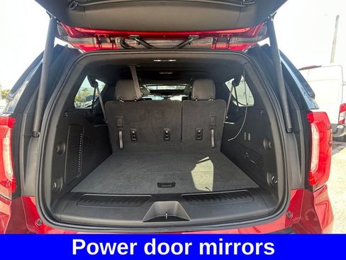 Used 2023 GMC Yukon XL SLT image 36